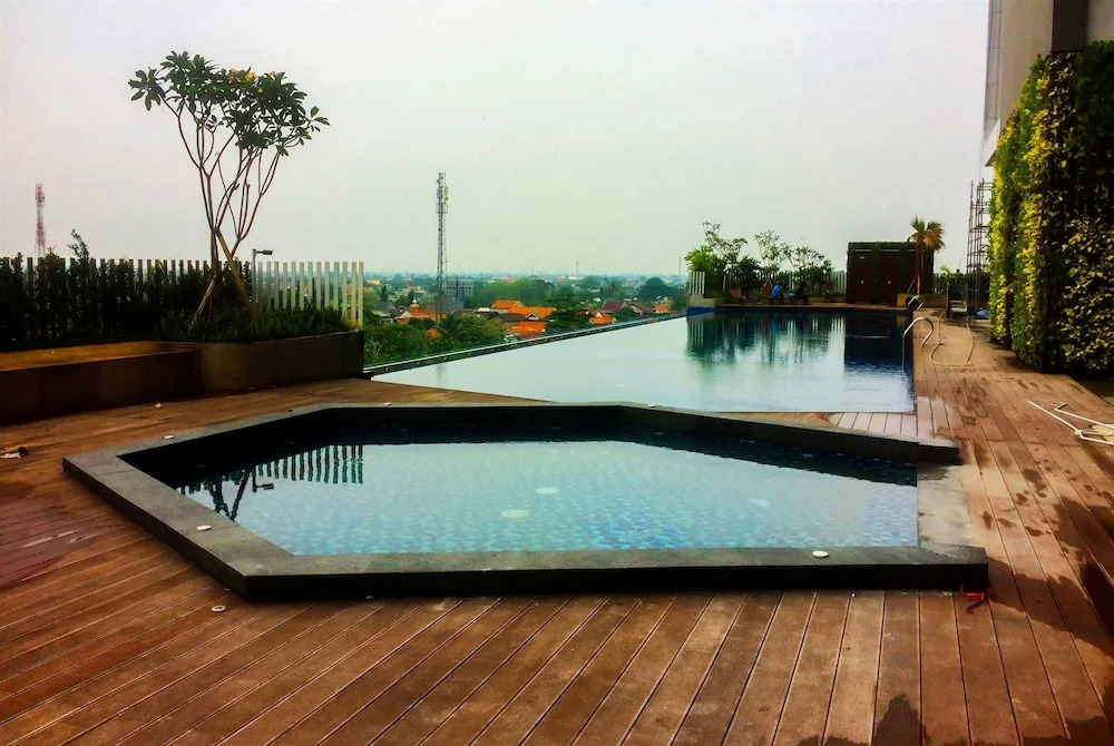 New Furnished City View Studio Apartment @ Springwood Residence By Travelio