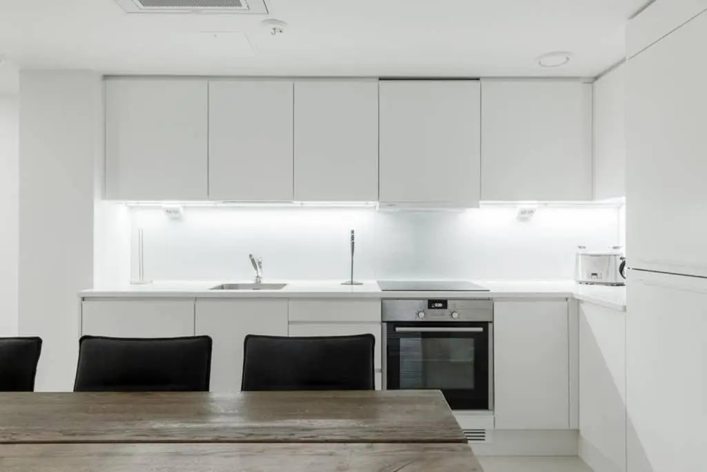 Sleek and Spacious 3 BR Apartment in City Centre