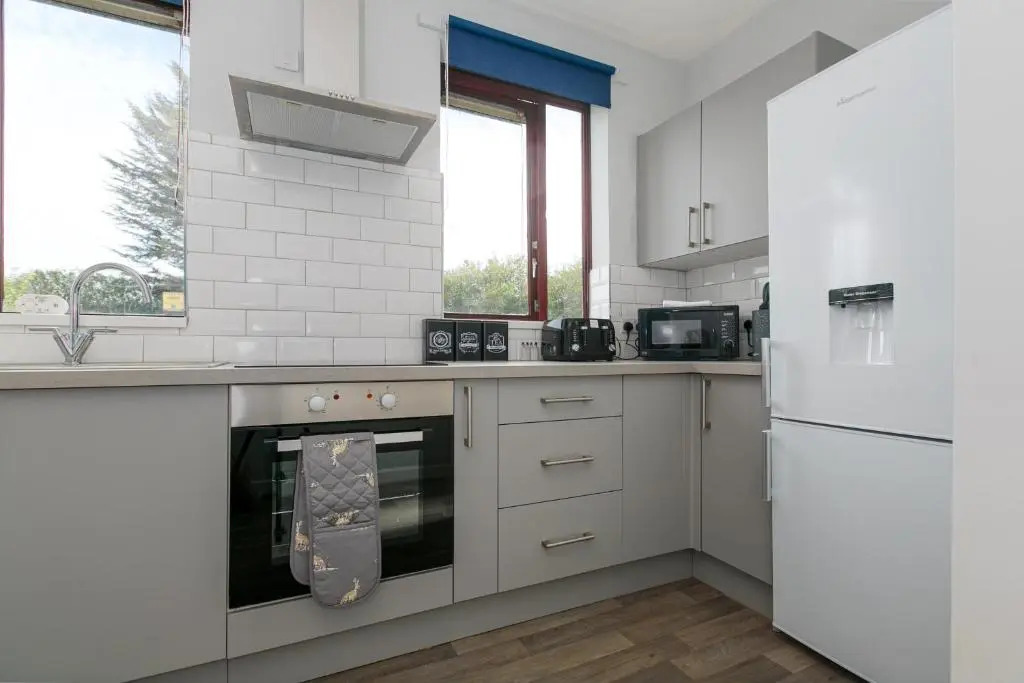 Modern & Contractors & Families & Spacious & Private Parking