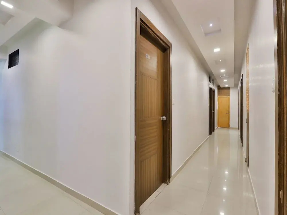 OYO 5476 Hotel Sunrise