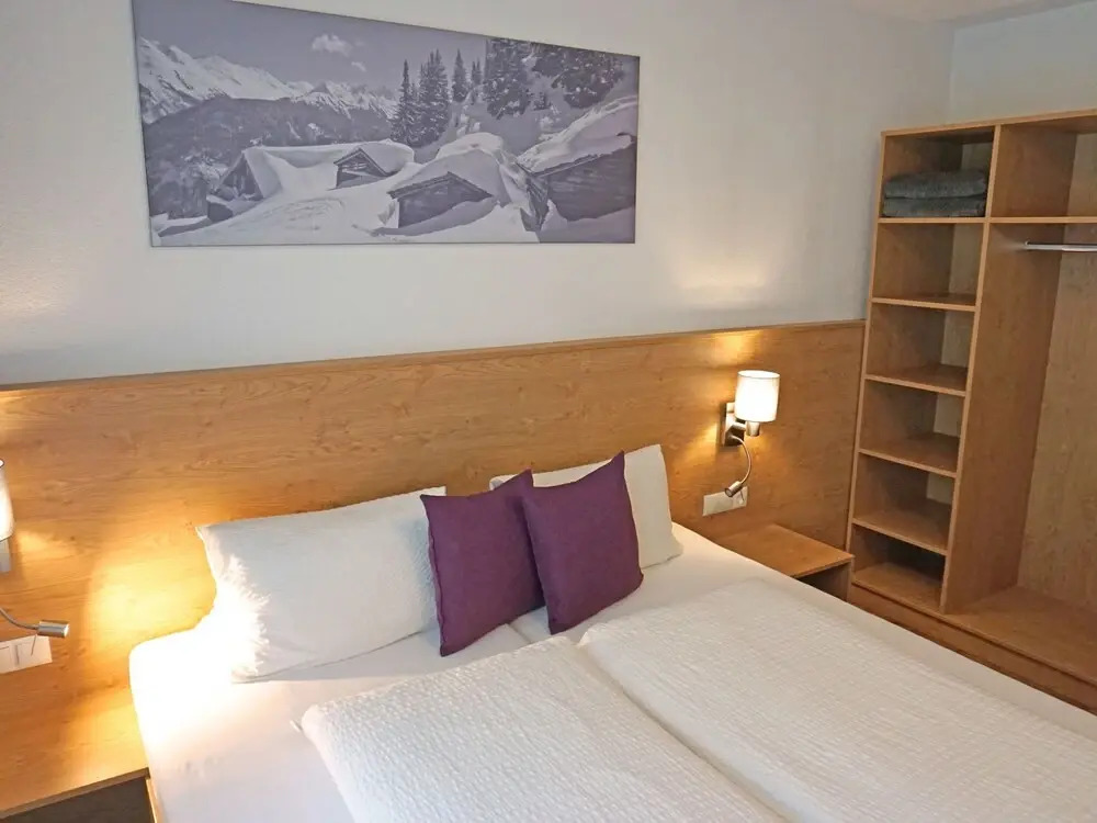 Jonas See in See With 1 Bedrooms and 1 5 Bathrooms