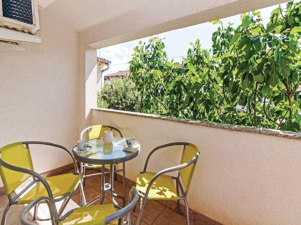 Apartments Hak