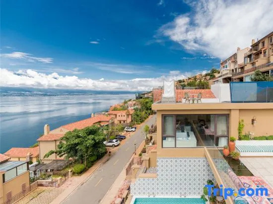 Haizhaoshan • 270-Degree Cliff Seaview Holiday Villa (Dali Haidongfang)