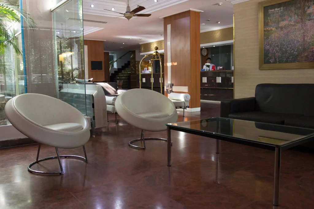 Hotel Orly