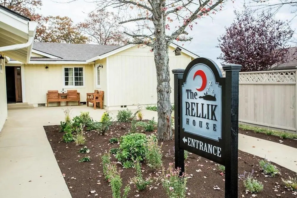 Rellik House. Winery and Alpaca Farm