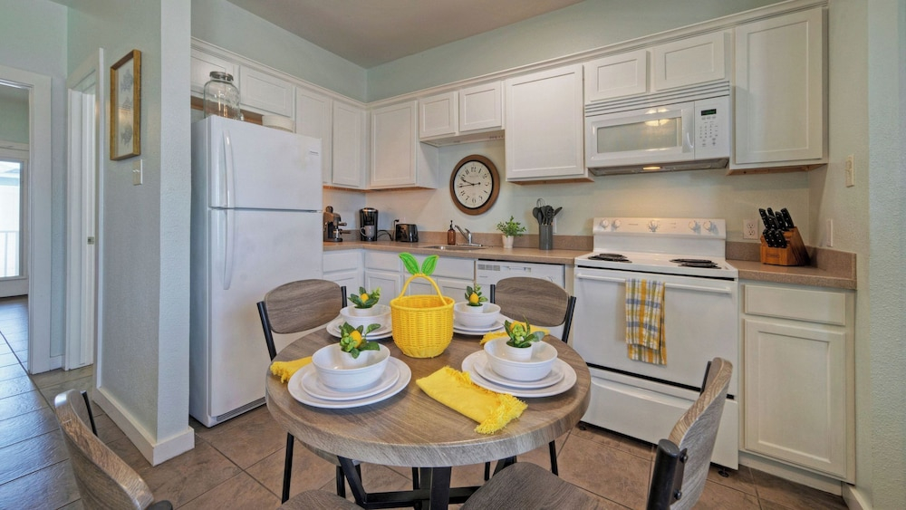 Beach Nearby + Pool 6-units Costa Bahia w/ Pet Access