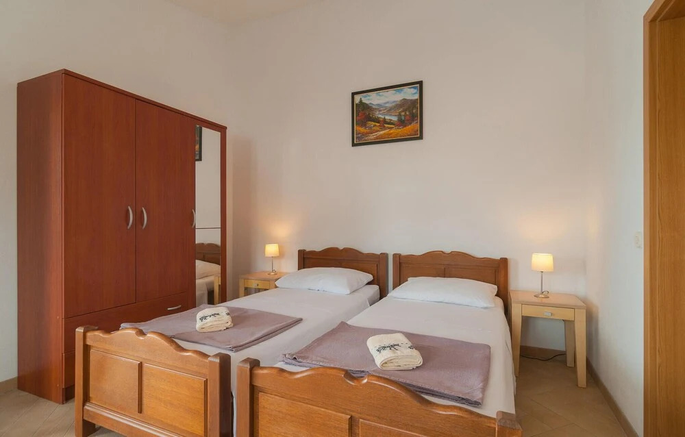 Stunning Apartment in Supetar-splitska With 2 Bedrooms and Wifi
