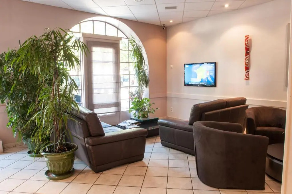 Logis Hotel du Parc-Restaurant - Le Rouget de Lisle