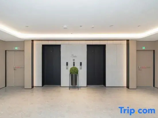 JI Hotel (Guigang Pingnan Jiangbei Park)