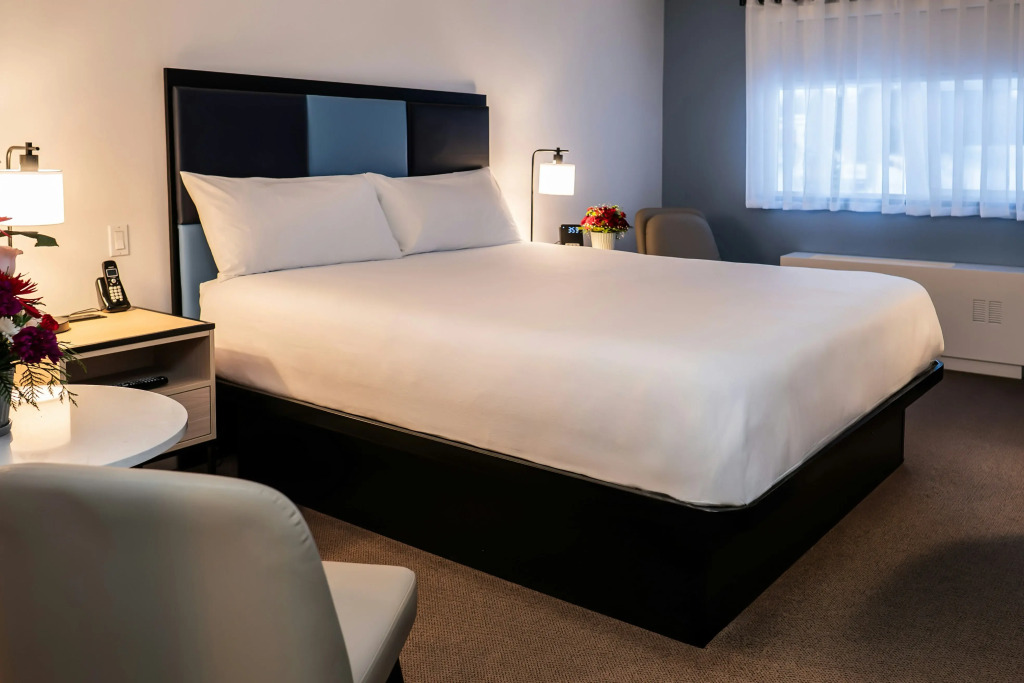 SKKY Hotel