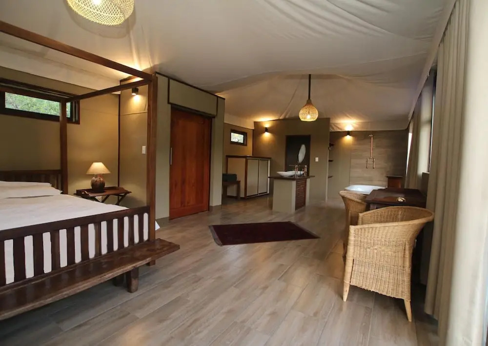 Inzalo Safari Lodge