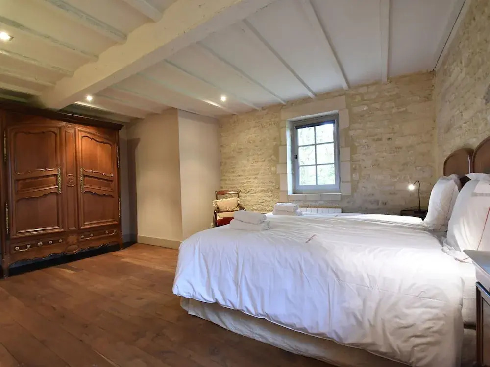 Luxurious Mansion in Castle Grounds in Lantheuil