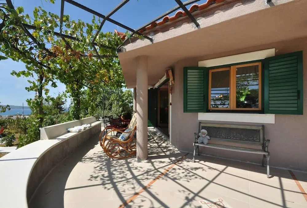 Villa Belezza Sleeps 8 With Pool
