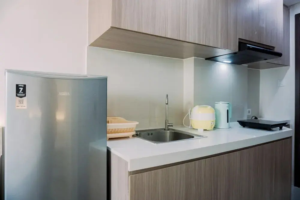 Homey And Minimalist Studio At Daan Mogot City Apartment
