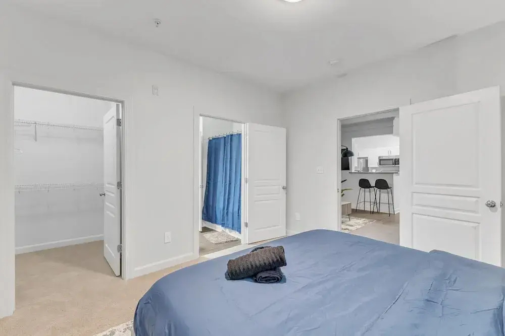 Upscale 2BR Suite Mins Downtown Raleigh