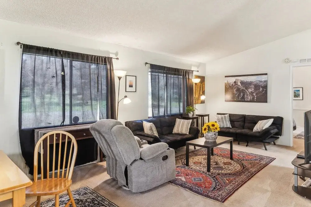 Lincoln Lodge 2 Bedroom Cabin by Yosemite Region Resorts