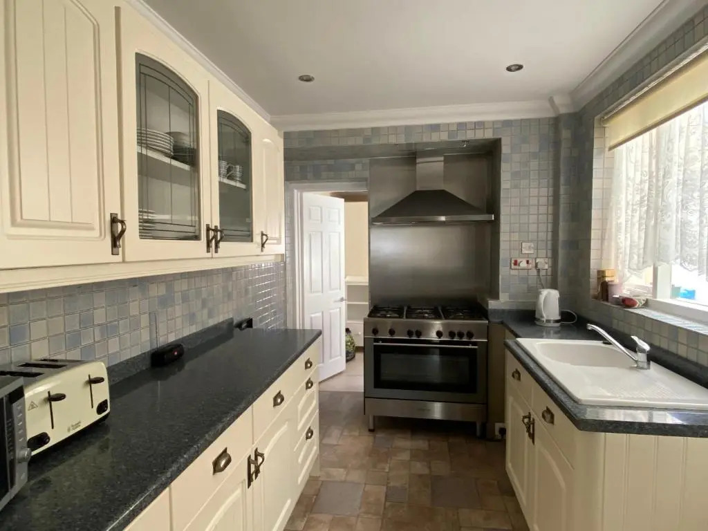 3 double bed house 10 mins from Sandbanks