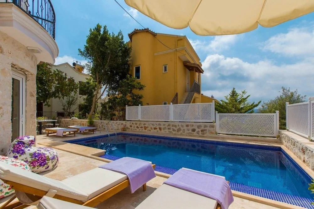 Villa Honeysuckle