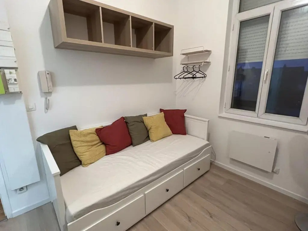 Superbe Studio 13m² refait à neuf