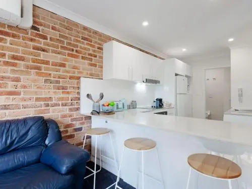 68 'Bay Parklands' , 2 Gowrie Ave - Aircon, Pool, Tennis Court, Communal Spa