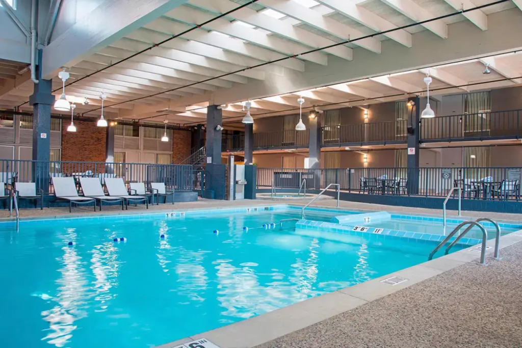 Sonesta Hotel Grand Rapids Airport