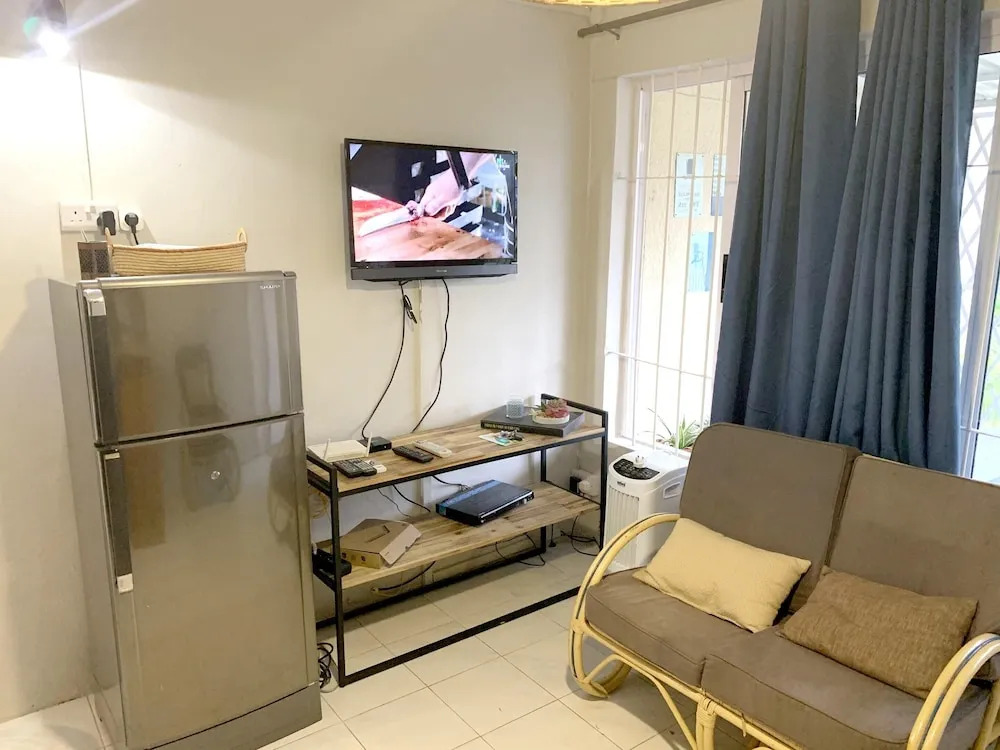 Studio in Grand Baie, With Pool Access, Furnished Terrace and Wifi - 1