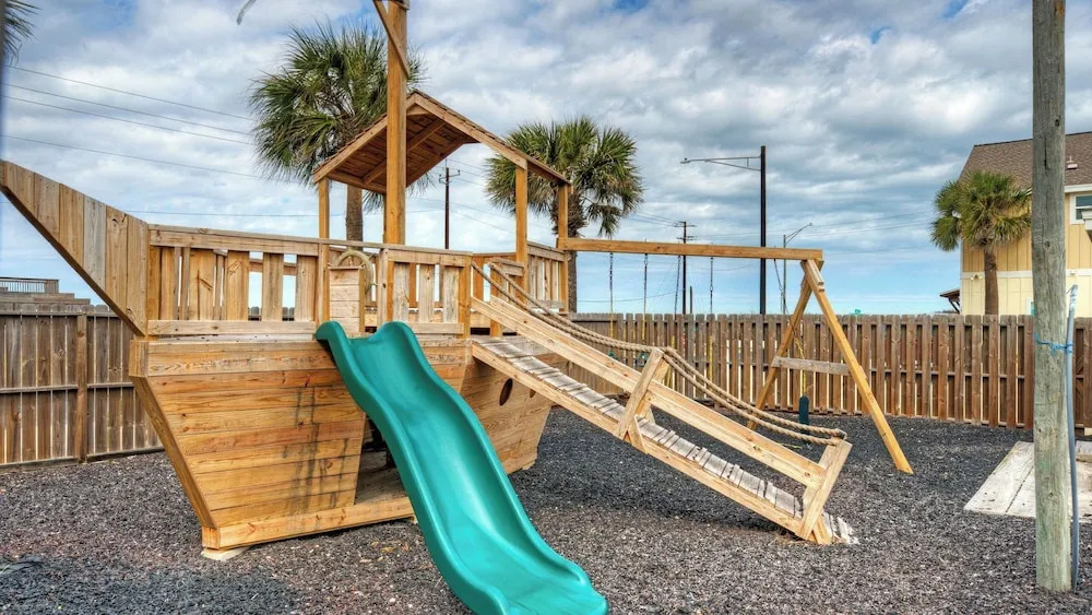 Ocean's 96 by Avantstay Heated Pool + Foosball Table + Media Room + Walk to North Padre Beach