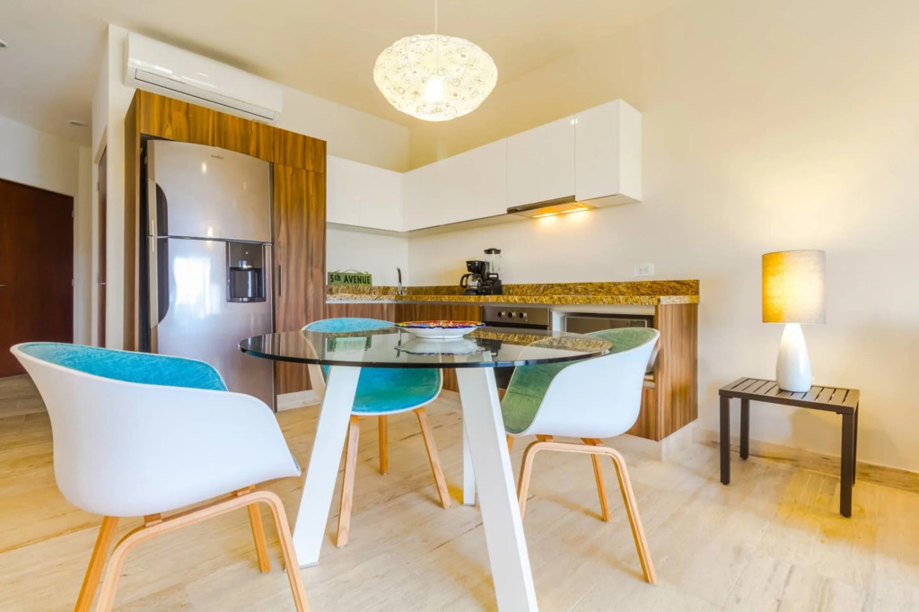NEW 1 BR, gym, pool in fantastic location in Playa