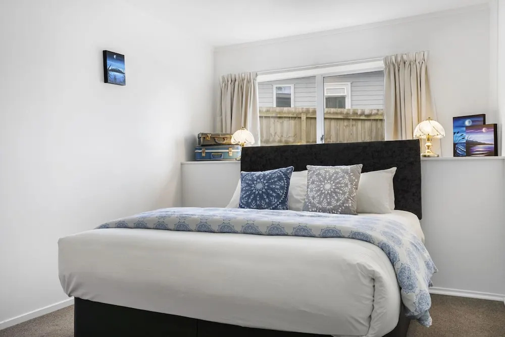 Bright 3-Bedroom Unit - WiFi & Parking