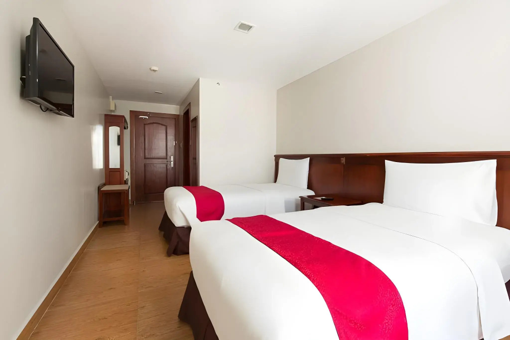 MJ Hotel and Suites