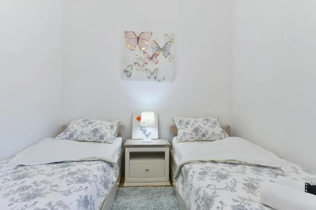 Apartments Crno
