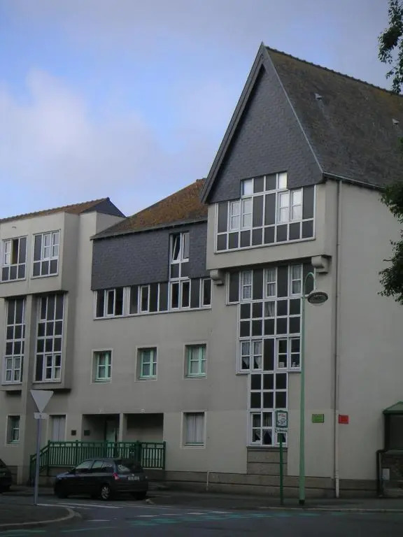 Les Comptoirs