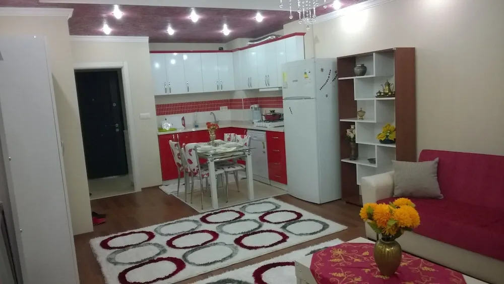 Daily Home Apart