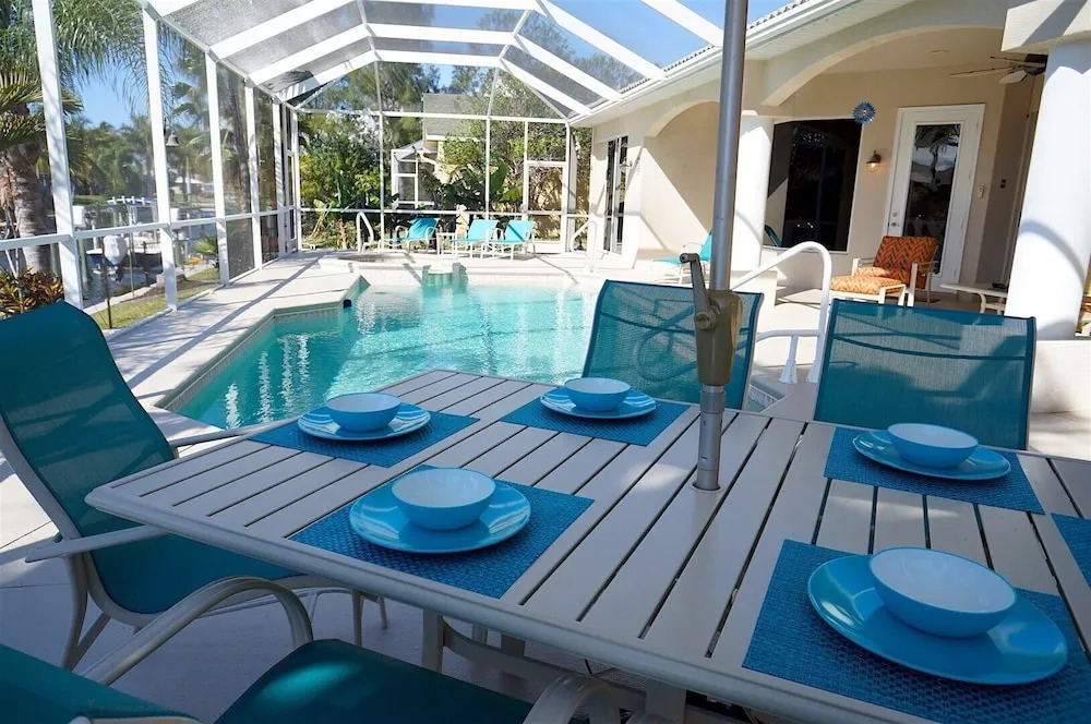 Capri - Every Master Chiefs Dream Kitchen 1016