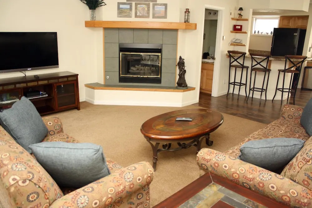 Pinecreek #I - 3 BR