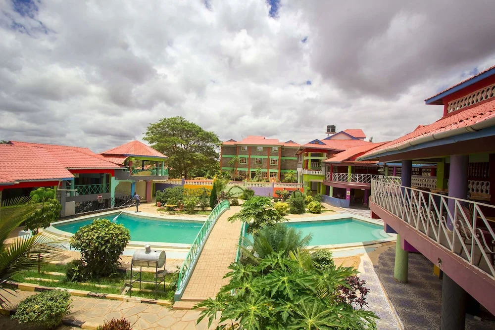 Intercounty Gardens Hotel