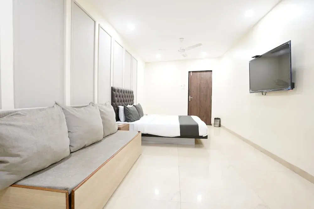 U LIFE HOTEL