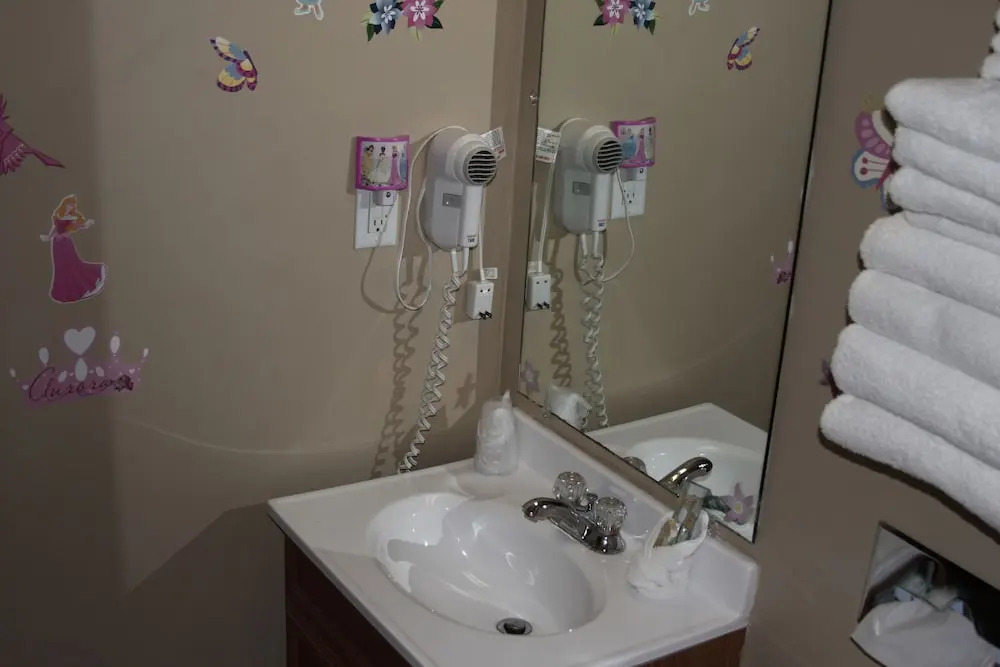 Gladstone Inn and Suites