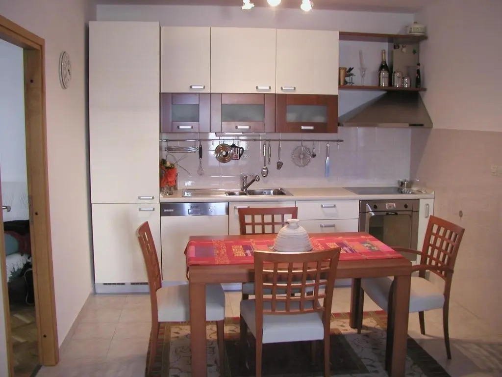 Apartment Happy Day