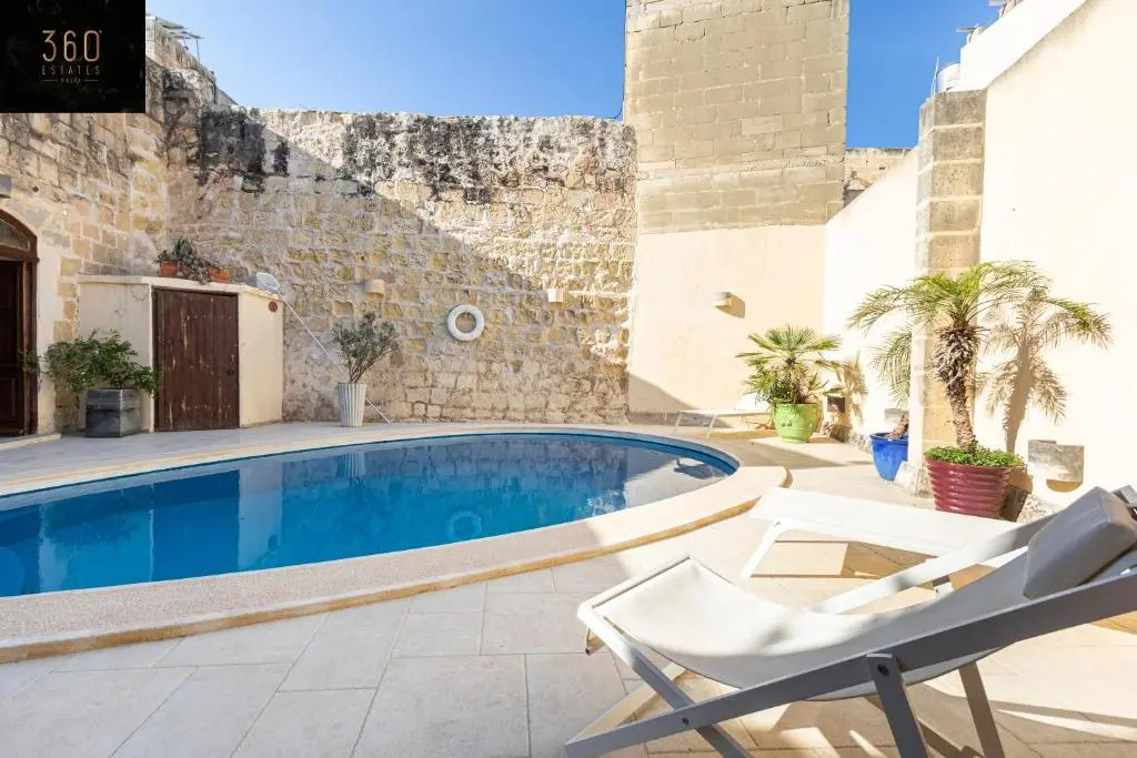 Beautiful, Designer villa with Private pool & BBQ by 360 Estates
