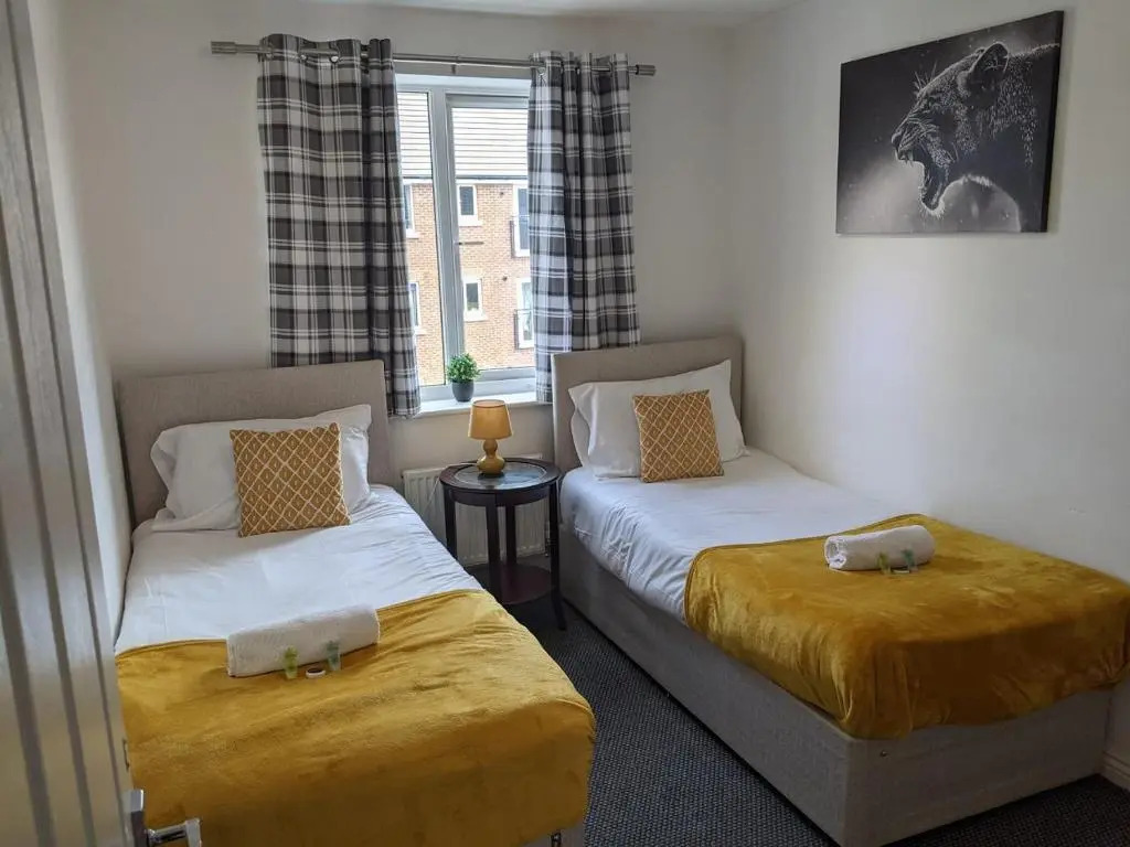 MBIZ Apartment - En-suite with Allocated Parking