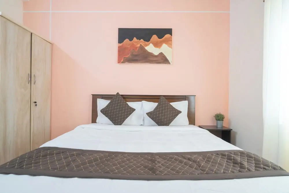 Collection O DLF CyberCity Hyderabad Formerly Key Suites