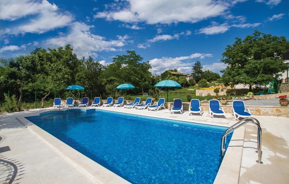 Beautiful Home in Nedescina With Wifi and 7 Bedrooms