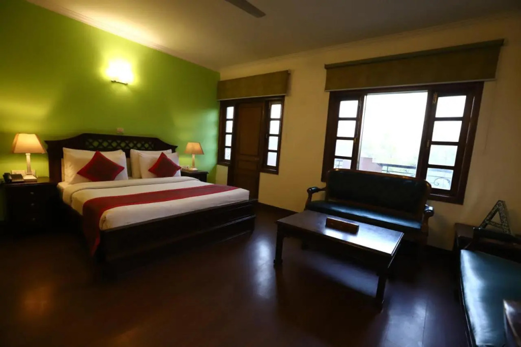 Hotel Ambica Palace AIIMS New Delhi - Couple Friendly Local ID Accepted