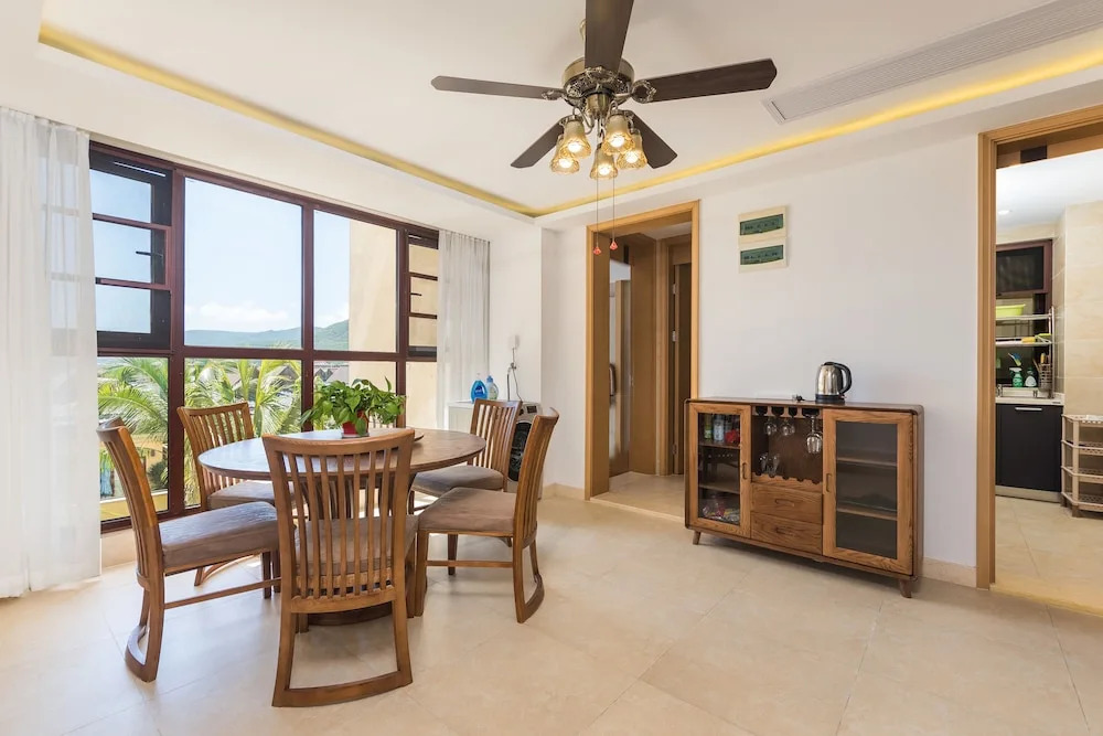 Yalong Bay LanSeJiaRi Villa Aprtment