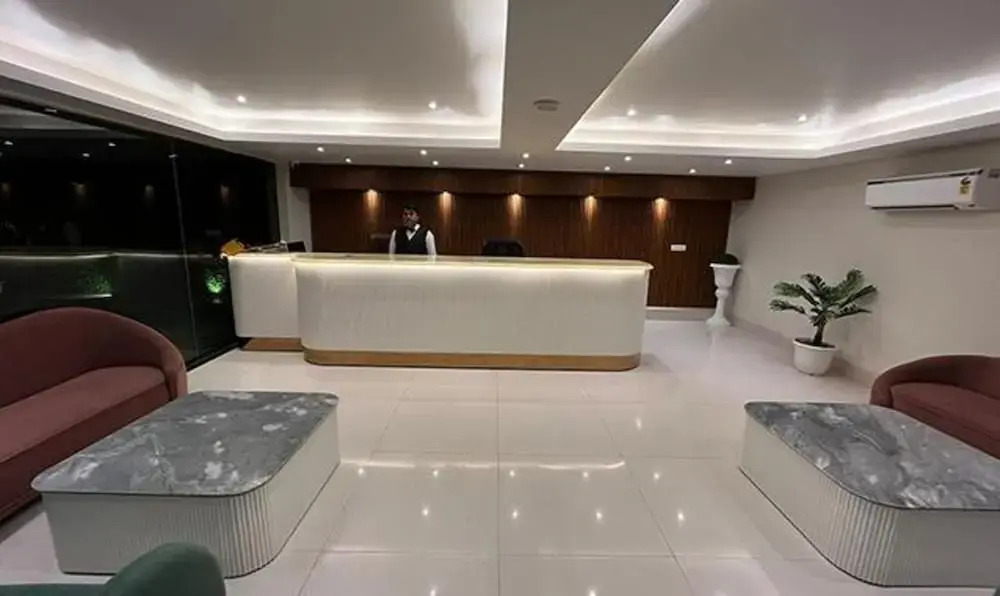 Fabhotel Lands Inn