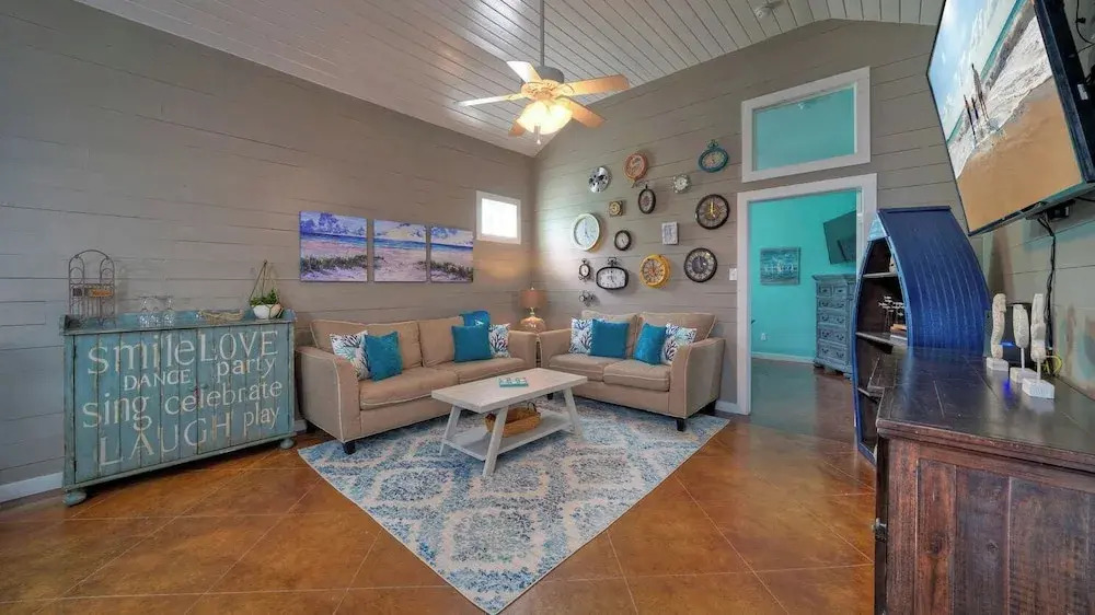Sleeps 27 3 Homes Near the Beach, Pools, Dining & Entertainment by Avantstay