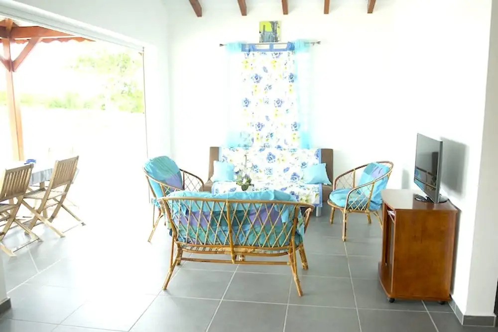 House With 2 Bedrooms in Saint François, With Pool Access, Enclosed Ga