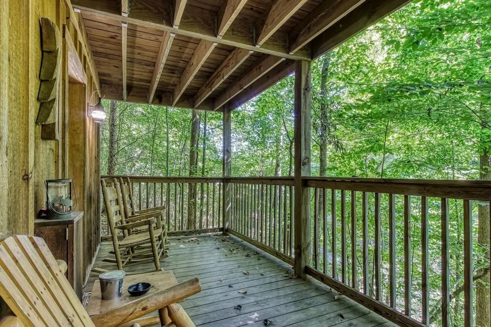 Mystic Mountain - Great Location! Close To All The Action! 2 Bedroom Cabin by RedAwning