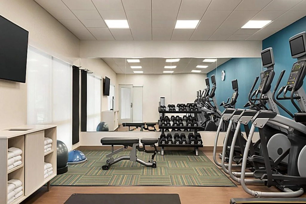 Holiday Inn Express & Suites - Beaver Dam by IHG